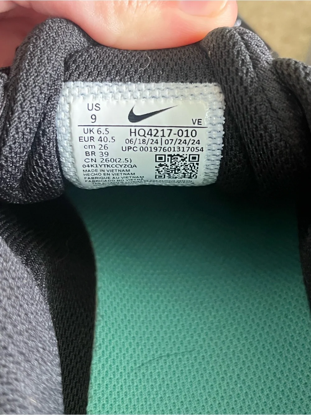 Women’s Nike Swift 3 Running Athletic Shoes - Size 9 - Black & Teal
